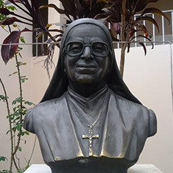 Busto da Irmã Benigna